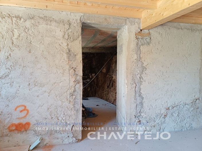 Image No.14-3 Bed House for sale
