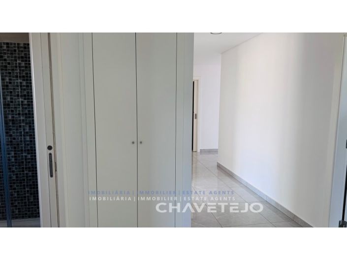 Image No.17-3 Bed House for sale