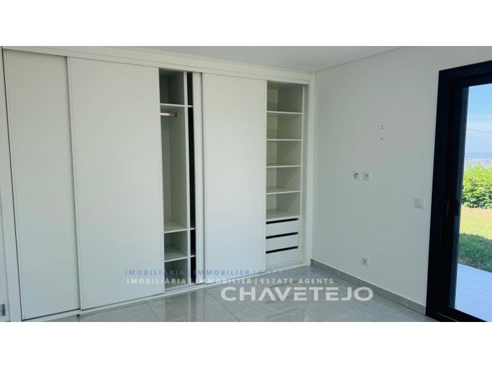 Image No.25-3 Bed House for sale