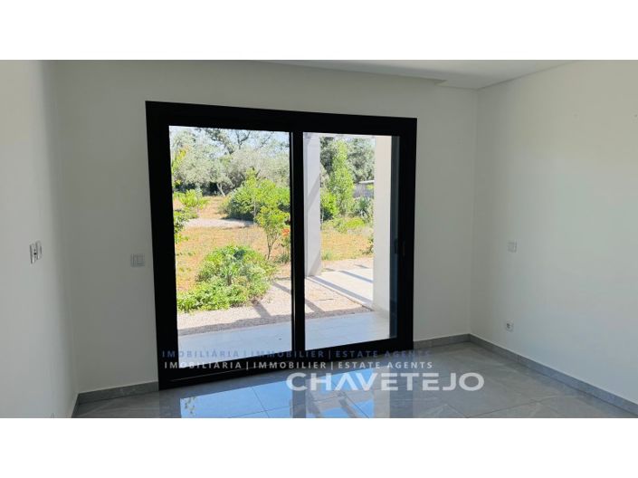 Image No.28-3 Bed House for sale