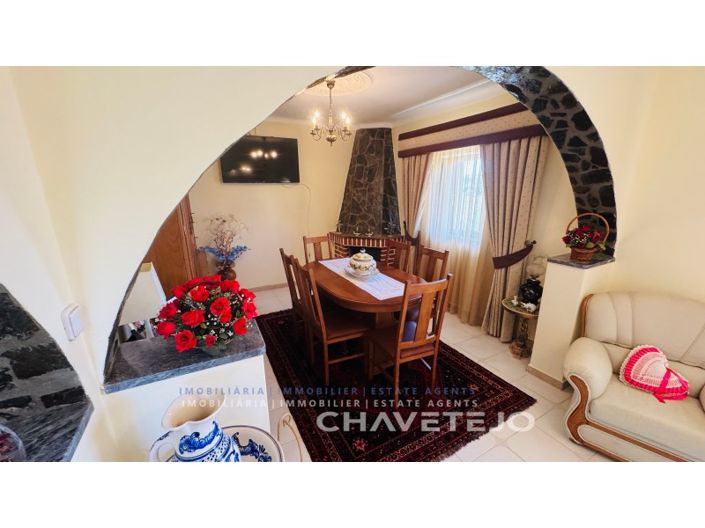 Image No.51-5 Bed Farmhouse for sale