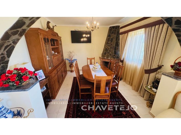 Image No.52-5 Bed Farmhouse for sale