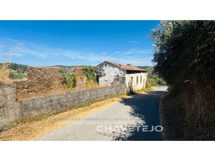 Image No.15-2 Bed Farmhouse for sale