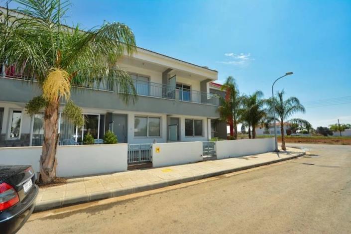 Image No.19-2 Bed Townhouse for sale