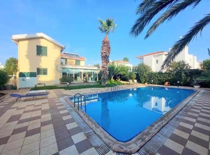 Image No.12-3 Bed Villa for sale