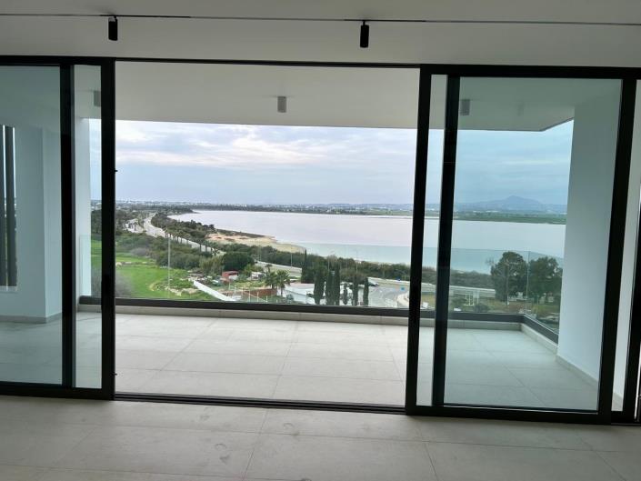 Image No.2-Penthouse de 2 chambres à vendre à Makenzie Beach