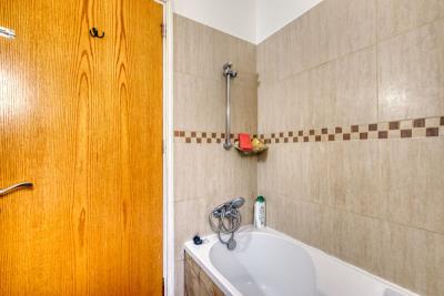 Family-Bathroom--1-