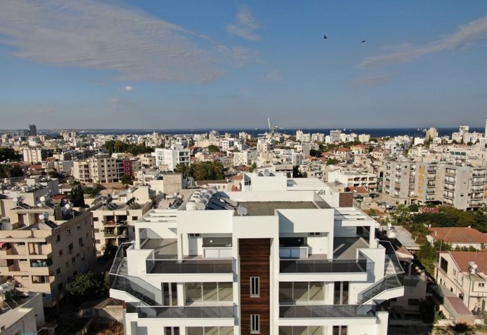 Image No.3-3 Bed Property for sale