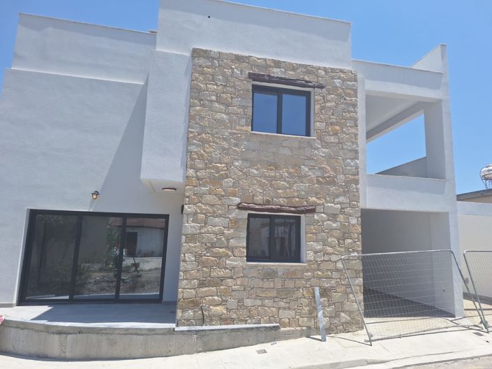Image No.10-3 Bed Townhouse for sale