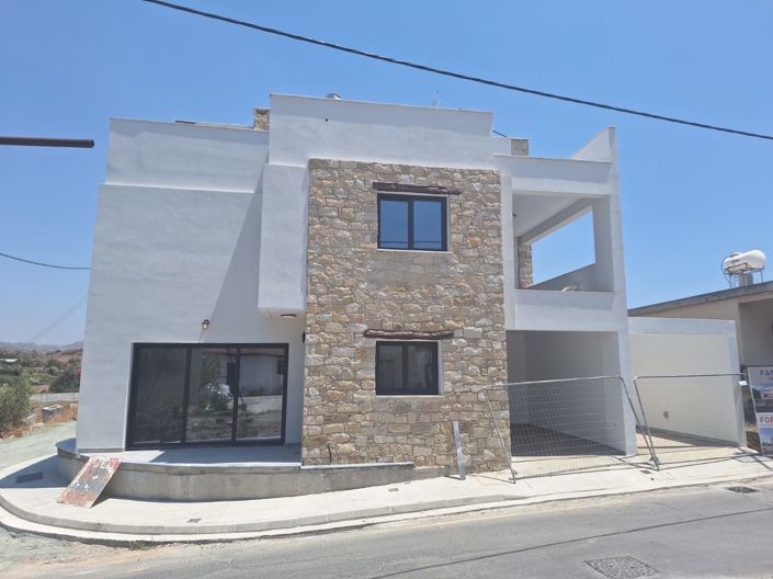 Image No.11-3 Bed Townhouse for sale