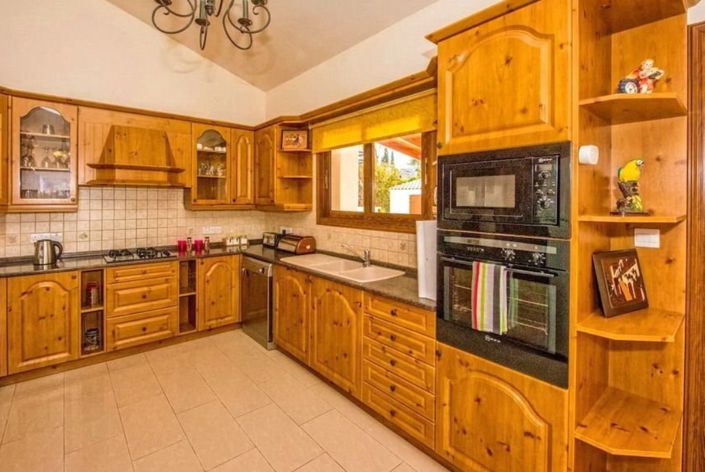 Image No.6-5 Bed Villa for sale