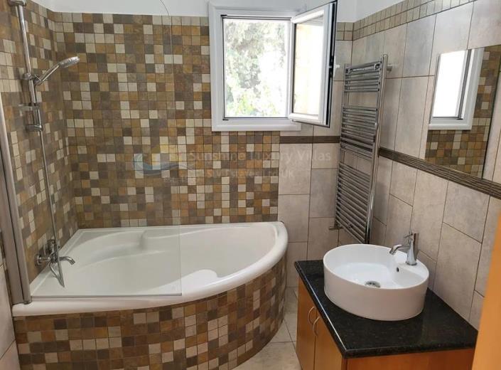 Image No.7-5 Bed Villa for sale