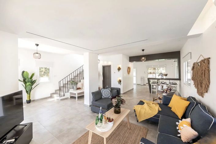 Image No.6-4 Bed Villa for sale