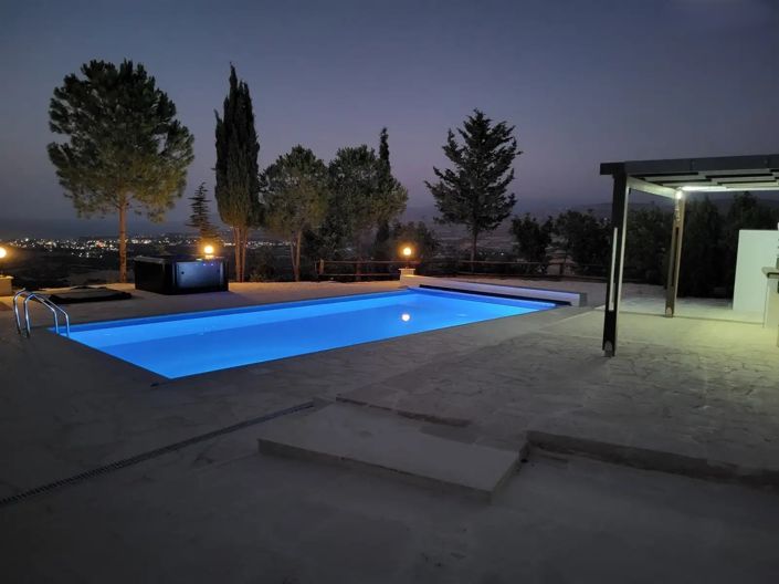 Image No.23-5 Bed Bungalow for sale