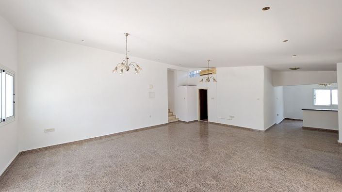 Image No.4-4 Bed Villa for sale