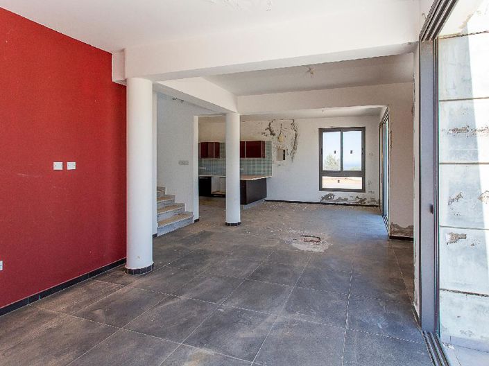 Image No.6-18 Bed Property for sale