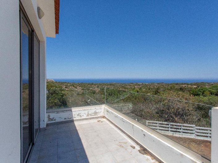 Image No.8-18 Bed Property for sale