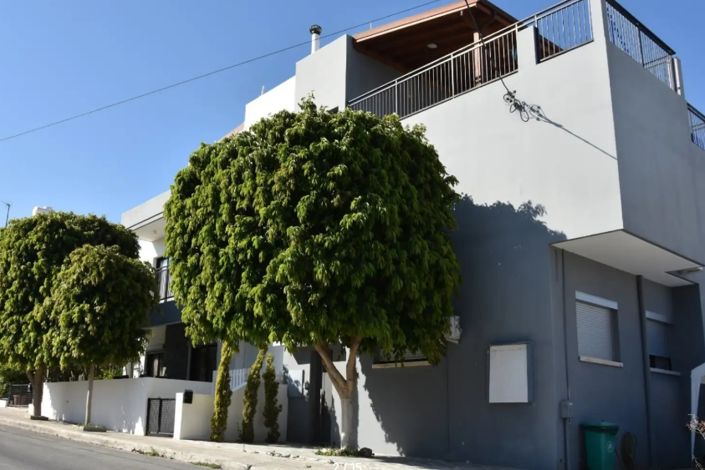 Image No.2-6 Bed Property for sale