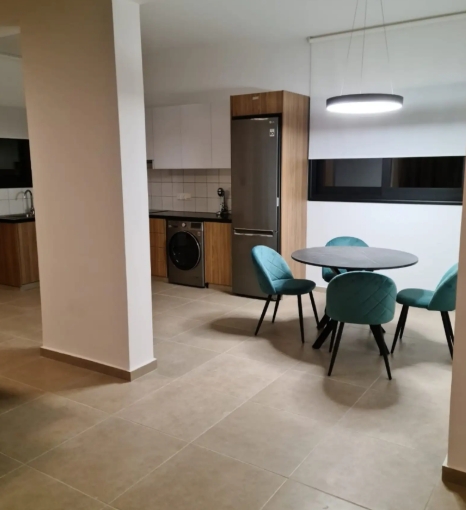 Image No.6-6 Bed Property for sale