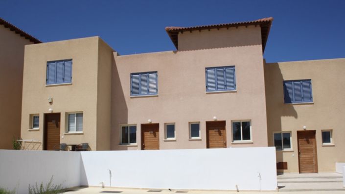Image No.15-2 Bed Townhouse for sale