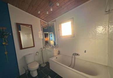 15260618831