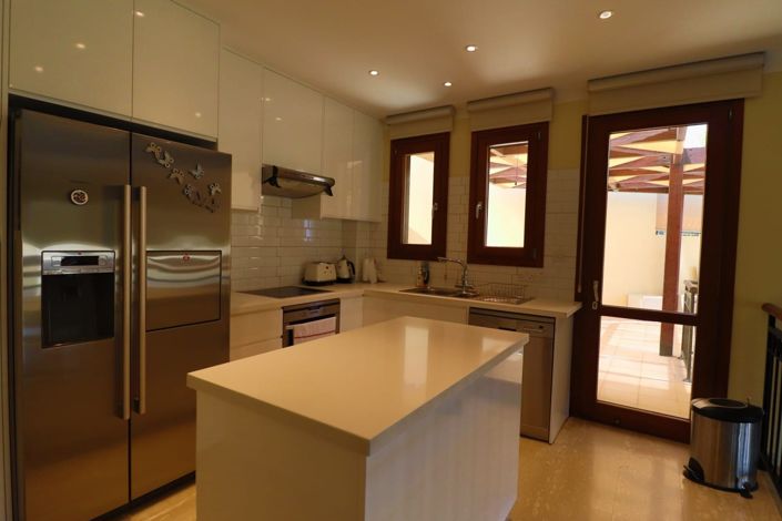Image No.9-4 Bed Villa for sale