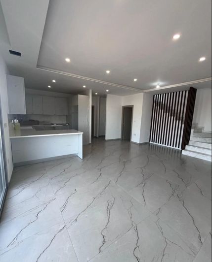 Image No.6-4 Bed Property for sale