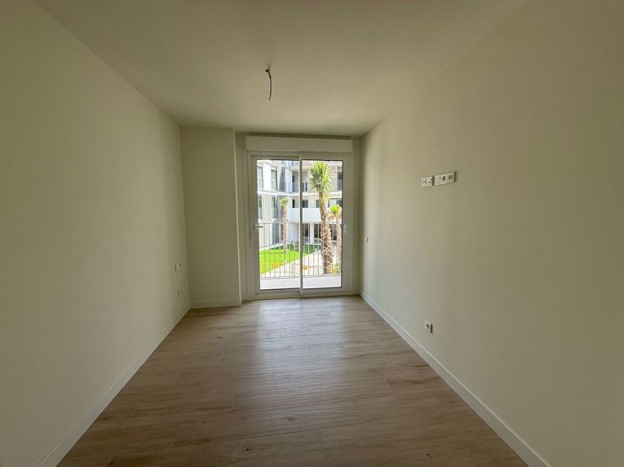 Image No.45-3 Bed Apartment for sale