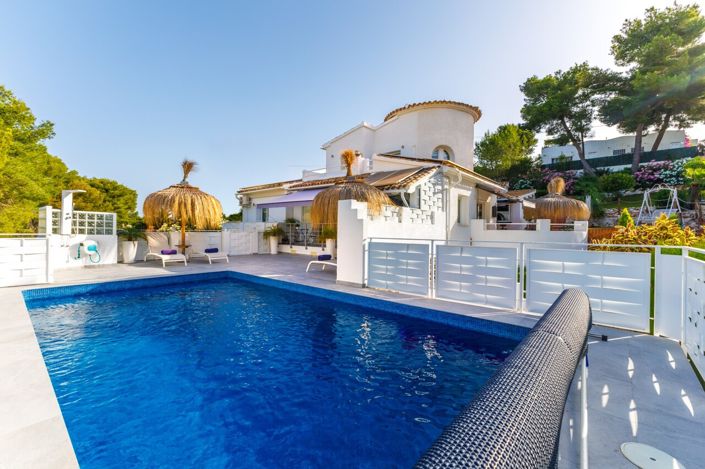 Image No.10-4 Bed Villa for sale