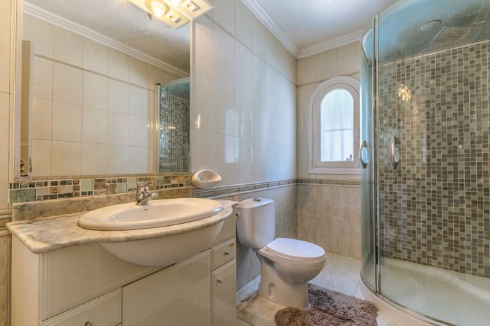 Image No.11-6 Bed Villa for sale