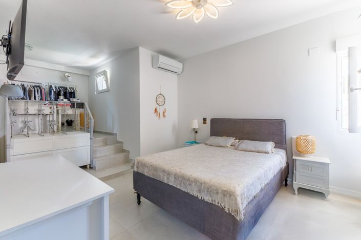 Image No.18-6 Bed Villa for sale