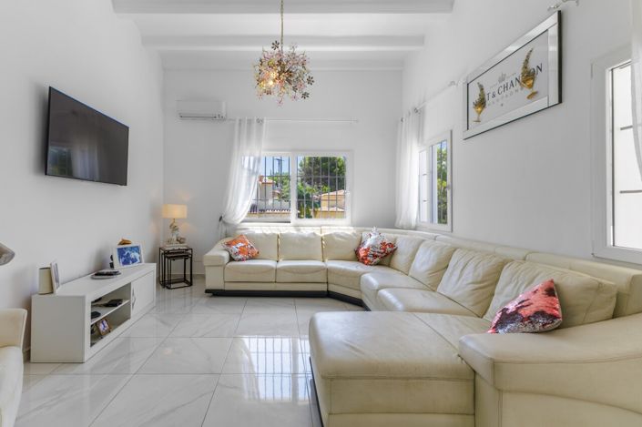Image No.5-3 Bed Villa for sale