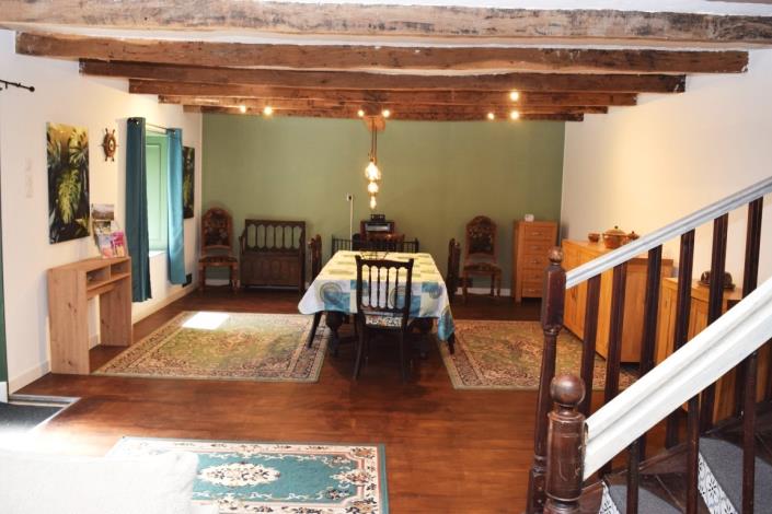 Image No.5-8 Bed House for sale