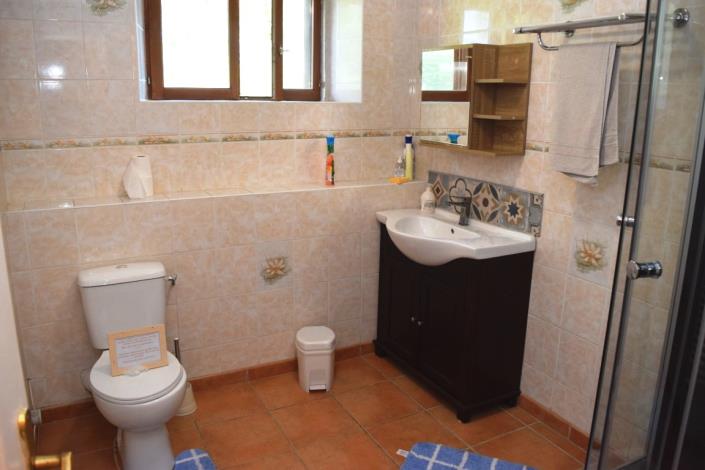 Image No.10-8 Bed House for sale