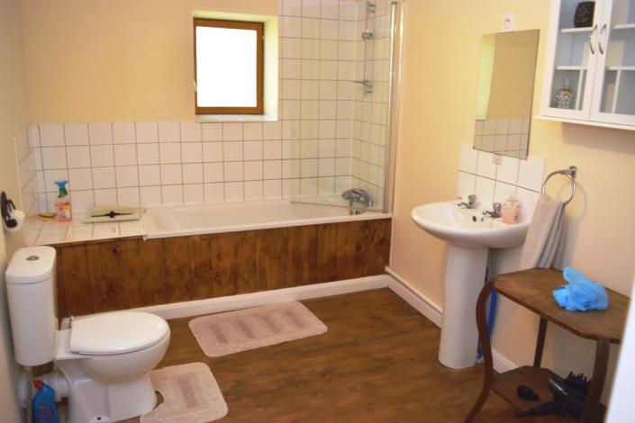 Image No.26-8 Bed House for sale