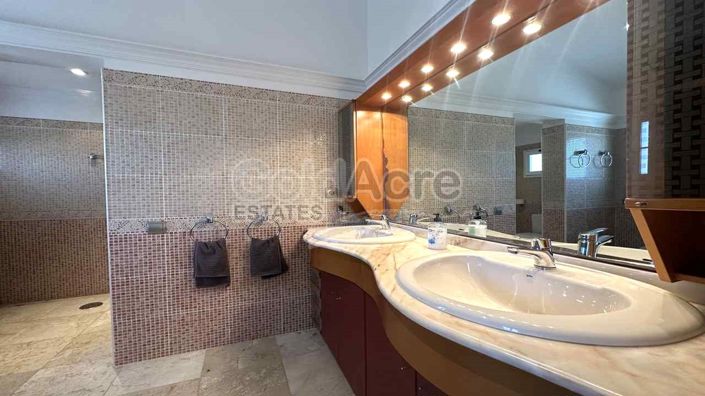 Image No.25-3 Bed Villa for sale