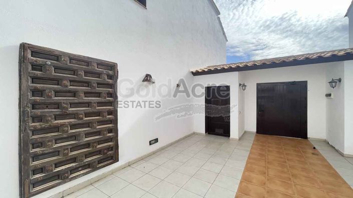 Image No.11-3 Bed House for sale