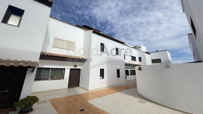 Image No.10-3 Bed House for sale