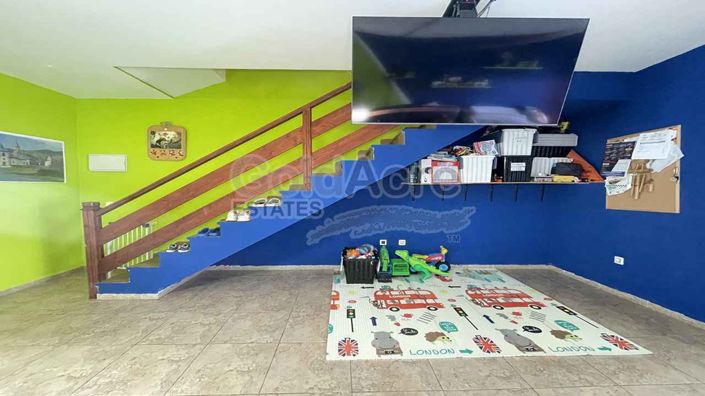 Image No.18-3 Bed House for sale