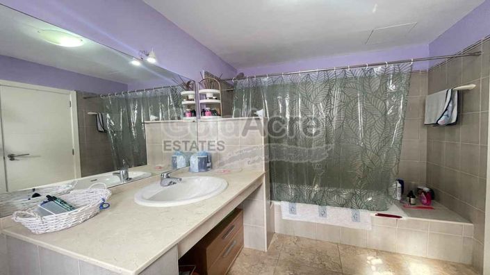 Image No.39-3 Bed House for sale