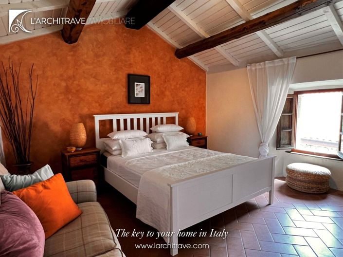 Image No.13-4 Bed House for sale
