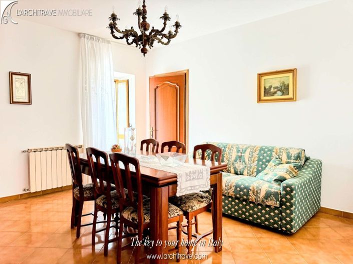 Image No.10-2 Bed House for sale