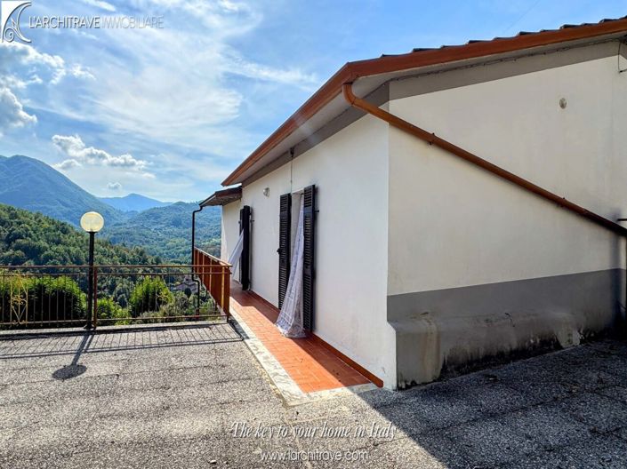 Image No.3-2 Bed House for sale
