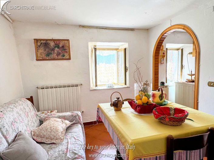 Image No.5-2 Bed House for sale