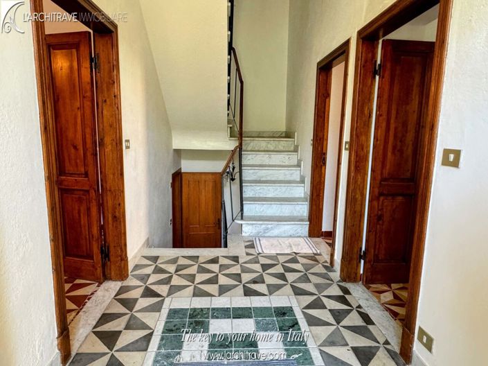 Image No.3-3 Bed House for sale