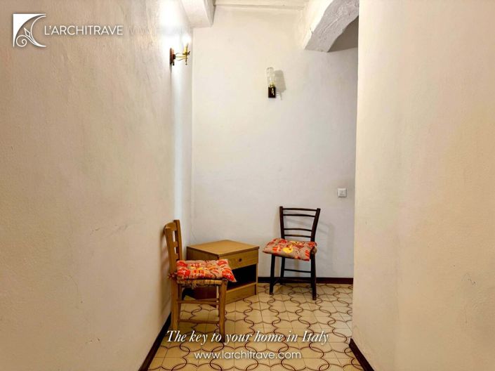 Image No.10-2 Bed House for sale