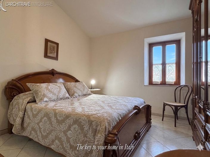 Image No.15-2 Bed House for sale