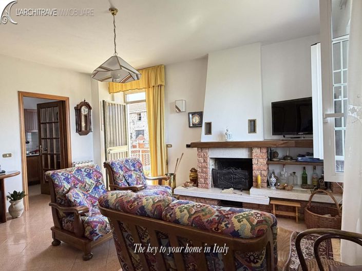 Image No.6-2 Bed House for sale