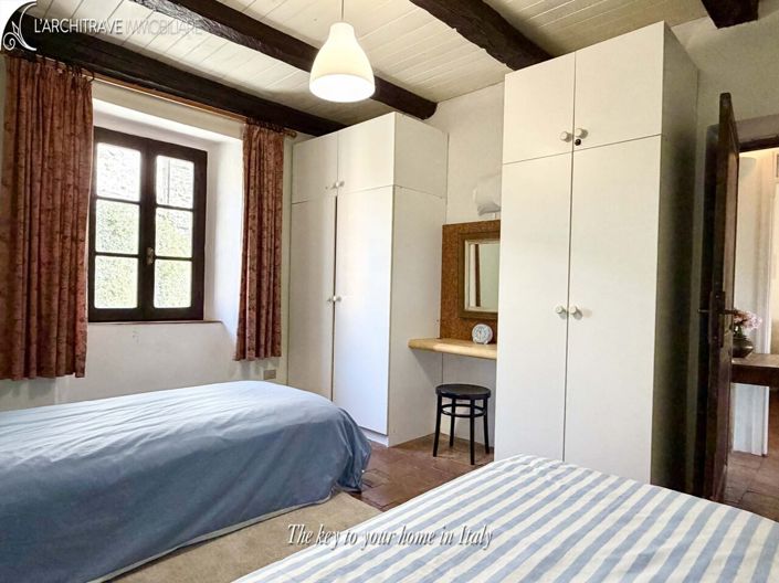 Image No.13-2 Bed House for sale