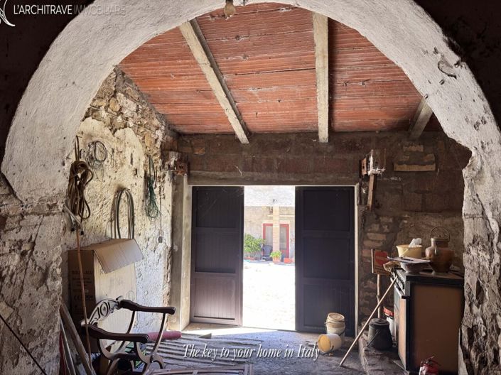 Image No.30-4 Bed House for sale